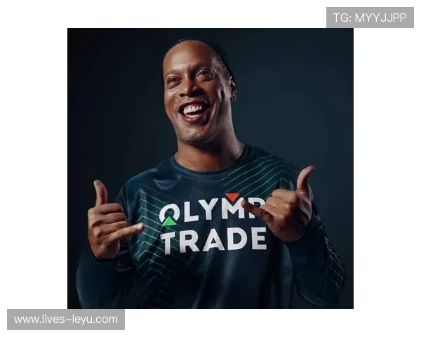 罗纳尔迪尼奥再成焦点:巴西传奇新动向曝光 罗纳尔迪尼奥再成焦点:巴西传奇新动向曝光